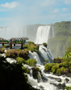 FOZ DO IGUAÇU - BELEZAS E ENCANTOS NATURAIS  